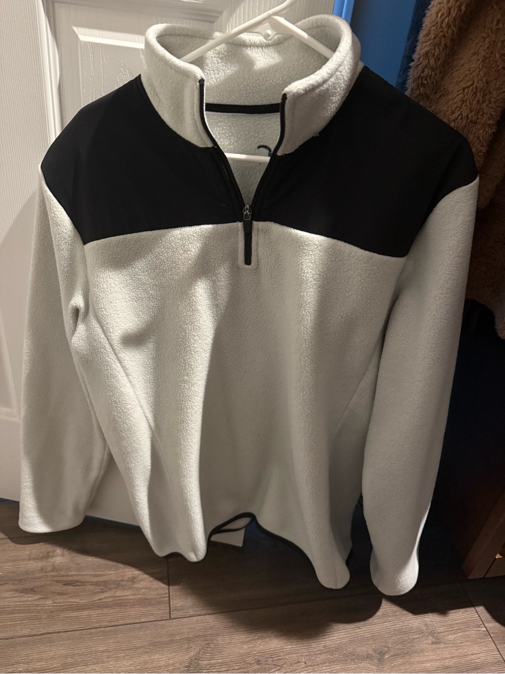 Half-Zip Fleece Pullover - White and Black